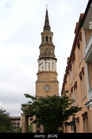 Saint Phillips Chiesa Episcopale Steeple nel centro di Charleston, Carolina del Sud Foto Stock