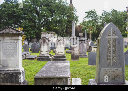 Chiesa circolare cimitero si trova dalla circolare Chiesa congregazionale. Esso è stato istituito nel 1681, il che lo rende uno dei più antichi cimiteri in SC. Foto Stock