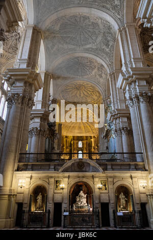 MALAGA, Andalusia/SPAGNA - luglio 5 : Vista interna della Cattedrale della incarnazione in Malaga Costa del Sol Spagna il 5 Luglio 2017 Foto Stock