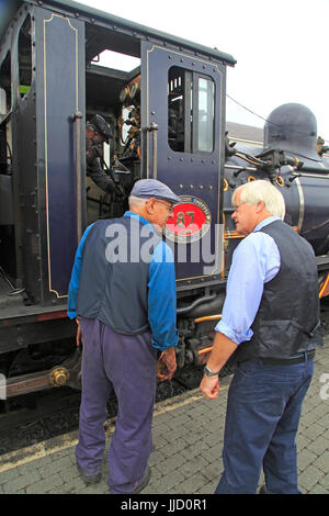 Treno a vapore di Welsh Highland Railway, Porthmadog stazione, Gwynedd, North West Wales, Regno Unito Foto Stock