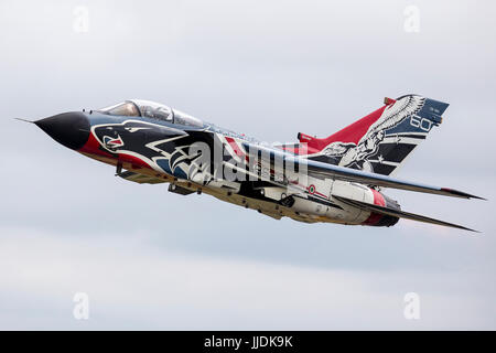 L'italiano panavia a-200un tornado prende il largo per la sua dimostrazione a riat 2017 Foto Stock