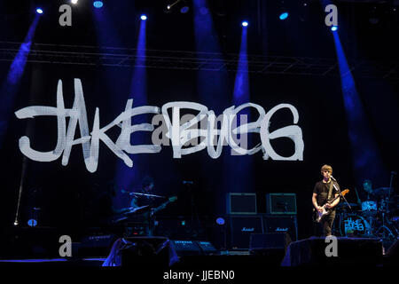 NOVI SAD SERBIA - luglio 7, 2017: Jake Bugg esibirsi sul palco durante il 2017 edizione di Exit Festival Foto di Jake bugg sul palco per la sua esecuzione Foto Stock