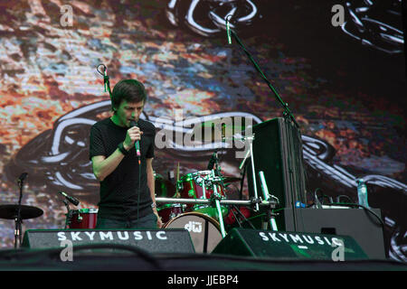 NOVI SAD SERBIA - luglio 7, 2017: Branislav Babic e la sua band, Obojeni programma,esibirsi sul palco durante il 2017 edizione del Festival di uscita. Obojeni p Foto Stock