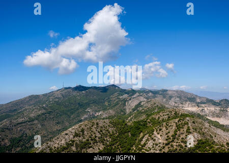 BENALMADENA, Andalusia/Spagna - 7 Luglio : Vista dal Monte Calamorro vicino a Benalmadena spagna il 7 Luglio 2017 Foto Stock