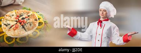Chef con sfondo sfocato e quiche insalata Foto Stock