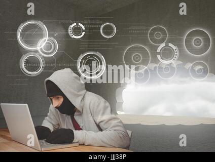 Il pirata informatico utilizza un portatile di fronte a sfondo digitale Foto Stock