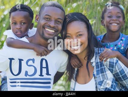Sorridente famiglia americana Foto Stock