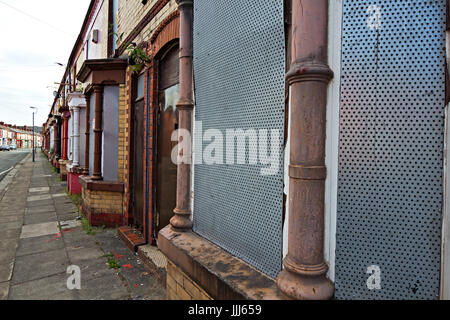 Abbandonate le case a schiera in Wavertree Liverpool viene offerto in vendita per £ 1 da Liverpool City Council sono ora oggetto di un canale 4 TV show. Foto Stock