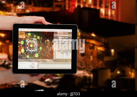 Composite immagine 3d di close-up di mani tavoletta digitale Foto Stock