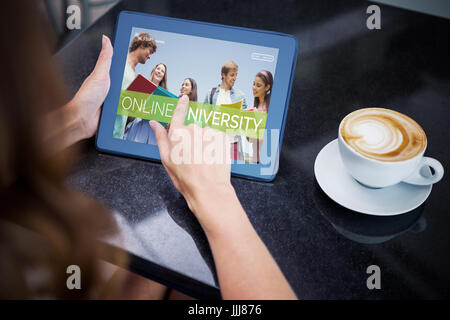 Composite immagine 3d di sorridere gli studenti nelle università Foto Stock