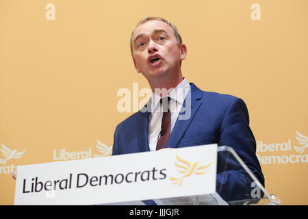 Londra, Regno Unito. Xx Luglio, 2017. Leader in uscita Tim Farron. Twickenham MP ed ex Segretario Commerciale Sir Vince il cavo soltanto candidato per il voto cartaceo viene eletto come i liberali democratici leader in seguito dimissioni di Tim Farron dopo le elezioni generali del 8 giugno 2017. Credito: Dinendra Haria/Alamy Live News Foto Stock