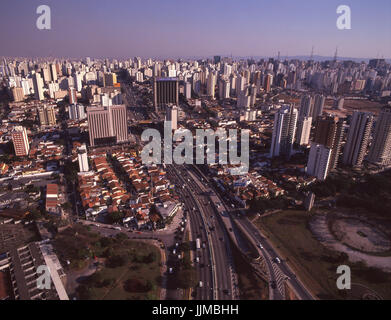 Vista aerea, Avenida 23 de Maio, São Paulo, Brasile Foto Stock