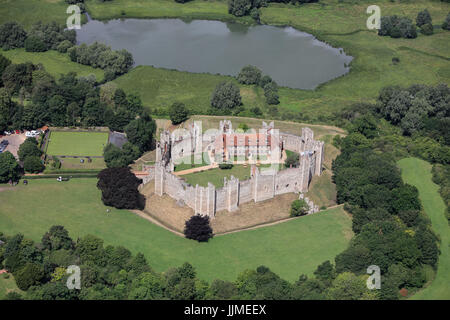 Una veduta aerea del castello di Framlingham, Suffolk Foto Stock