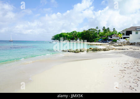 La spiaggia e la fascia costiera, Holetown, Barbados, West Indies Foto Stock