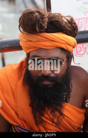 Indiano Baba, Swami, Sadhu, Santo e Pilgrim, Sadhu di fronte al tempio di Haridwar, Uttrakhand, India (Copyright © Saji Maramon) Foto Stock