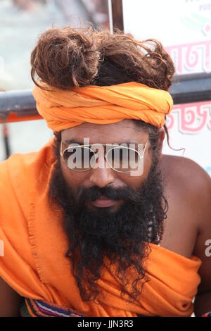 Indiano Baba, Swami, Sadhu, Santo e Pilgrim, Sadhu di fronte al tempio di Haridwar, Uttrakhand, India (Copyright © Saji Maramon) Foto Stock