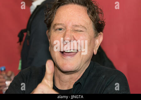 Il 1 luglio 2017. Stuttgart, Germania. Noi attore Judge Reinhold (Beverly Hills Cop) incontro con i tifosi e firma autografi al Comic Con Stoccarda. Fumetto con S Foto Stock