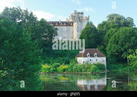 Francia, Indre (36), Parc naturel régional de la Brenne, Ciron, le Château de Romefort surplombant la Creuse // Francia, Indre, parco naturale del Bren Foto Stock