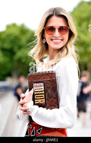 Helena Bordon a DIOR, les Invalides, Parigi, Francia Foto Stock