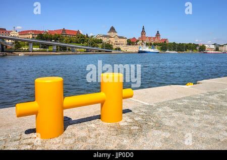 Waterfront di Szczecin, focus su sfondo, Polonia. Foto Stock