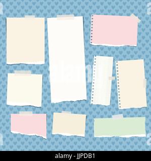Colorata strappata, pastello nota, notebook, copybook strisce bloccata in posizione con del nastro adesivo su sfondo blu creati da forme di cuore. Illustrazione Vettoriale
