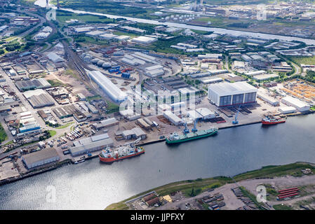 Fiume Tees dall'aria, Middlesborough, North East England, Regno Unito Foto Stock