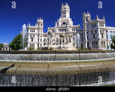 Il Cibele Palace (Municipio), e la fontana di Madrid in Spagna Foto Stock