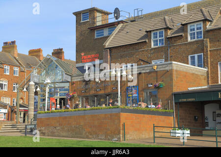 Teatro Principessa, terrazza bar, Sunset Wine Bar, Hunstanton, Norfolk, Inghilterra, Regno Unito Foto Stock