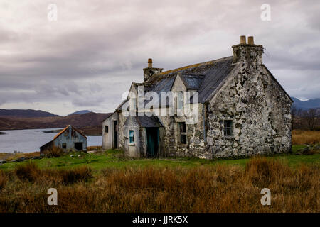 LEWIS E HARRIS, Scozia - circa aprile 2016: casa abbandonata nelle isole esterne di Lewis e Harris in Scozia.. Foto Stock