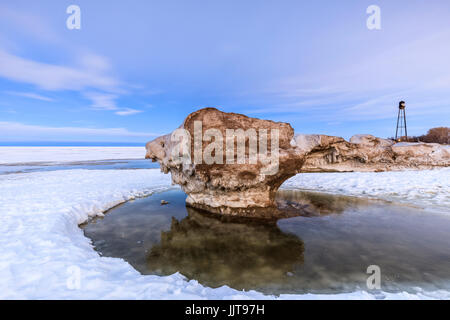 Formazioni di ghiaccio sul Lago Winnipeg, Spiaggia di Winnipeg, Manitoba, Canada. Foto Stock