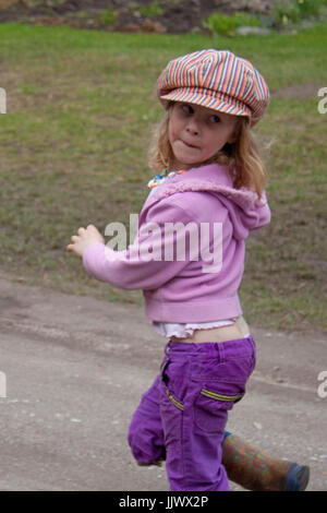 Una ragazza in esecuzione Foto Stock