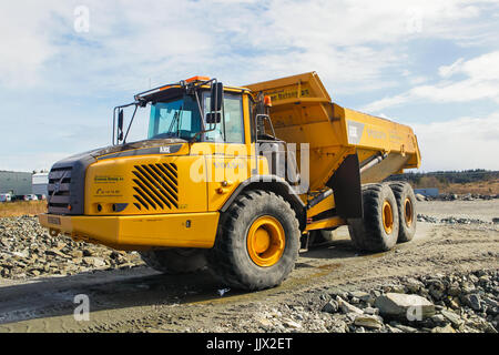 MONGSTAD, Norvegia - 22 Aprile 2017: Volvo un30E Dumper Articolato in cantiere nei pressi di Mongstad Norvegia Foto Stock