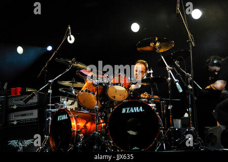 Lars Ulrich metallica esecuzione 2008 KROQ Weenie Roast Y Fiesta Verizon Wireless Amphitheatre Irvine. Foto Stock