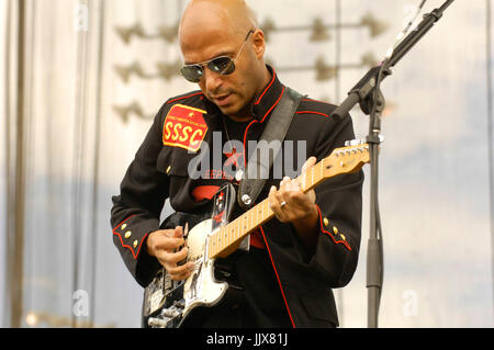 Tom Morello street sweeper social club eseguire 2009 kroq epicentro pomona fairplex pomona. Foto Stock