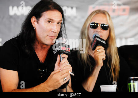 Sean kinney jerry cantrell alice catene backstage 2009 kroq epicentro pomona fairplex pomona. Foto Stock