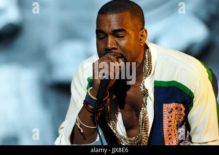 Kanye West suona 2011 Coachella Music Festival marzo 17,2011 Indio. Foto Stock