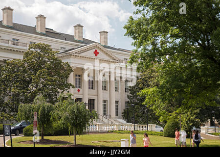 Washington, DC - La storica Croce Rossa Americana edificio vicino alla Casa Bianca. L'edificio è stato costruito nel 1915 ed è uno storico nazionale Landma Foto Stock