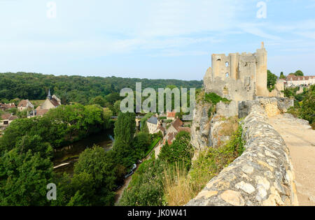 Francia, Vienne (86), angoli-sur-l'Anglin, labellisé Plus Beau Village de France, vue sur le village et l'Anglin depuis les ruines du château // Franc Foto Stock