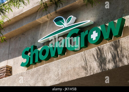 Las Vegas - Circa il luglio 2017: ShowGrow Dispensario di marijuana. Come del 2017, ricreativi Pot è legale in Nevada IV Foto Stock