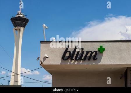 Las Vegas - Circa il luglio 2017: Blüm Dispensario di marijuana. Come del 2017, ricreativi Pot è legale in Nevada V Foto Stock