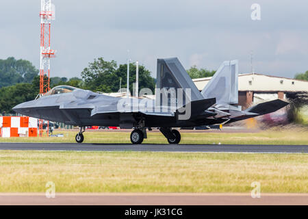 Il USAF F-22 Raptor il visto al 2017 Royal International Air Tattoo at Royal Air Force Fairford nel Gloucestershire - il più grande airshow militare Foto Stock