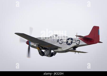 P-51 Tuskegee aviatori " Red Tail' Mustang visualizza Fairford International Air Tattoo 2017 Foto Stock