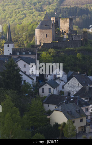 Lussemburgo, assicurarsi River Valley, Esch-sur-sicuro, vista città, mattina, Foto Stock