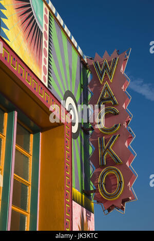 Stati Uniti, California, Los Angeles, Loz Feliz quartiere, La Luz de Jesus Gallery e Wacko shop Foto Stock