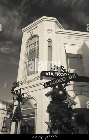 Stati Uniti, California, Los Angeles, Beverly Hills, Rodeo Drive via segni Foto Stock