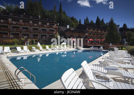 Argentina NEUQUEN provincia, distretto dei laghi, Lago Nahuel Huapi, Villa La Angostura, Puerto Manzano, Bahia Manzano Resort piscina Foto Stock