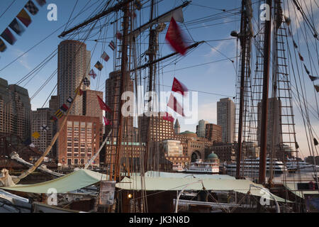 Stati Uniti d'America,Massachusetts, Boston, Rowes Wharf, mattina Foto Stock