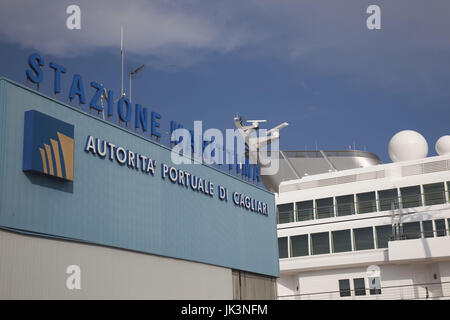 L'Italia, Sardegna, Cagliari, port terminal per i traghetti Foto Stock