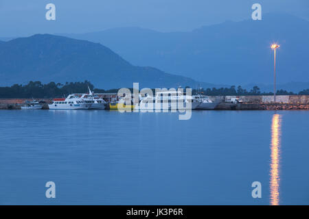 Italia Sardegna Sardegna orientale, Ogliastra, Arbatax porto commerciale, alba Foto Stock