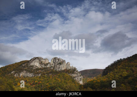 Stati Uniti d'America, West Virginia, Seneca Rocks, Abete Knob-Seneca Rocks National Recreation Area, Seneca rocce Foto Stock